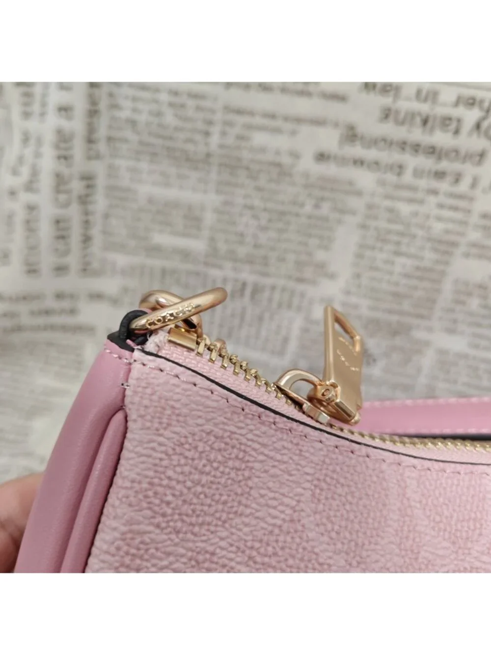 🥳🥳COACH Teri Shoulder Bag In Signature Canvas Pink nice - Picture 4 of 11